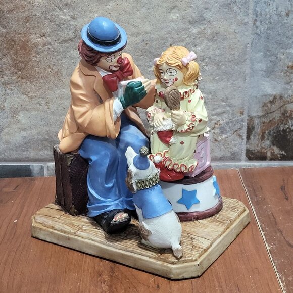 Aldon Carnival Clown Applying Make Up Resinite Sculpture 1988 - Picture 9 of 12